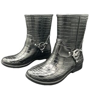 MICHAEL KORS FULTON ICONIC MK LOGO HARNESS BLACK CROCO RAIN BOOTS 6 I LOVE SHOES